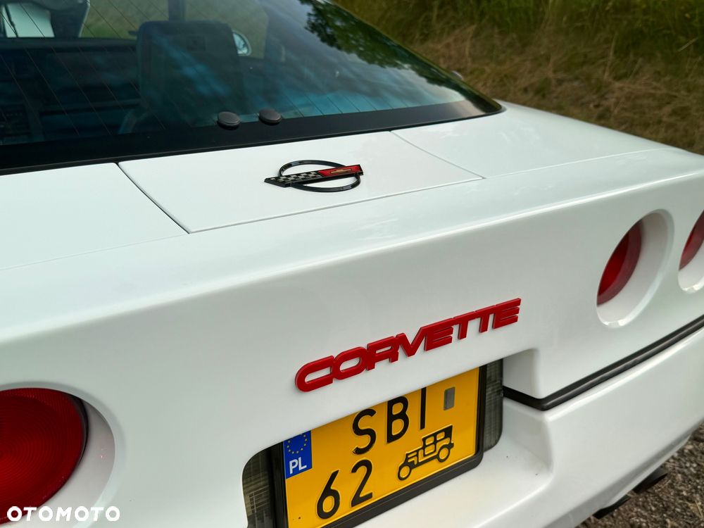 Chevrolet Corvette - 12