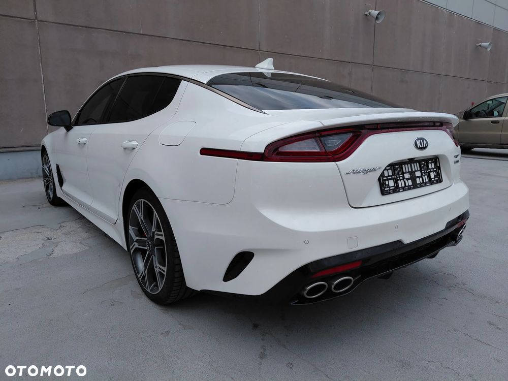 Kia Stinger 3.3 T-GDI AWD GT - 31