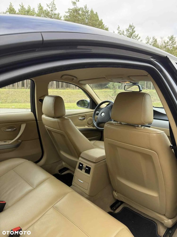 BMW Seria 3 318i - 12