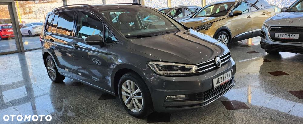 Volkswagen Touran - 18