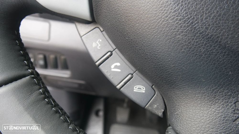 Mitsubishi Outlander 2.0 DI-D Intense 4WD - 26