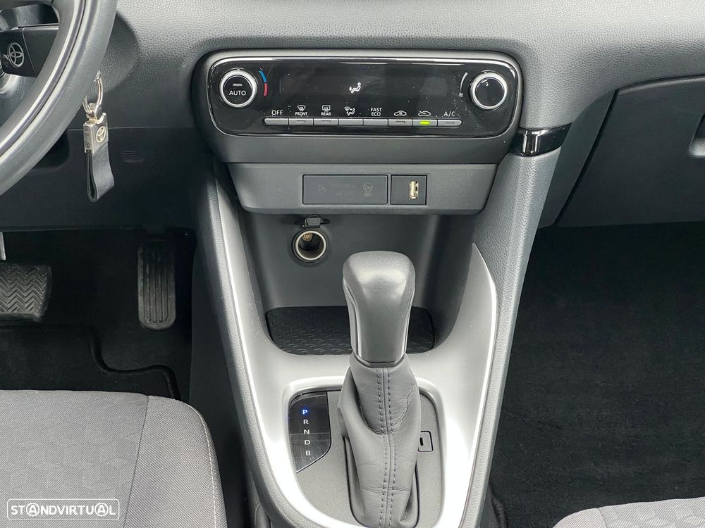 Toyota Yaris 1.5 HDF Comfort Plus - 10