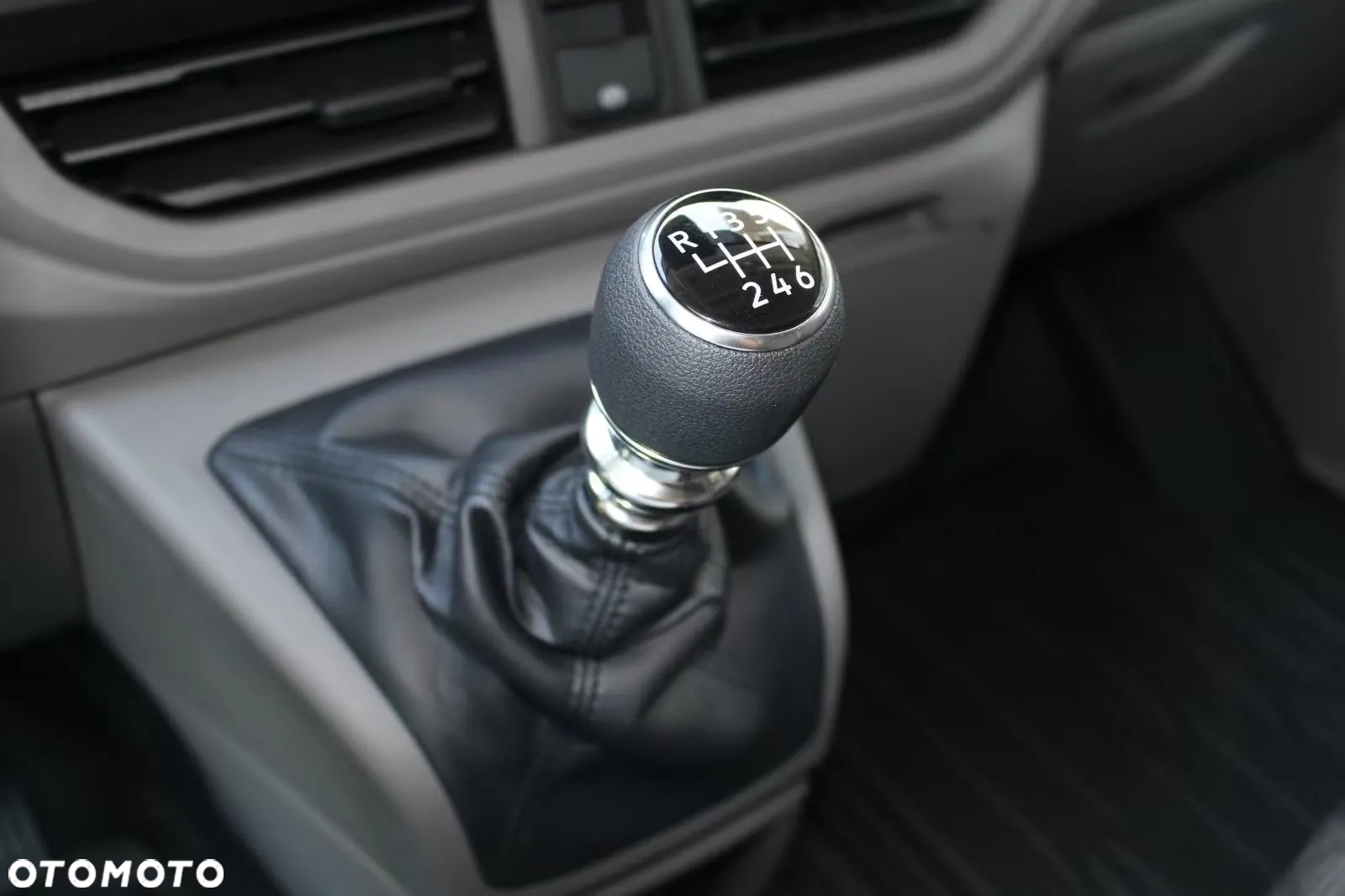 Volkswagen Transporter T7 - 8