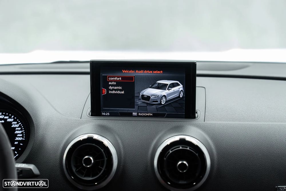 Audi RS3 Sportback S tronic - 26