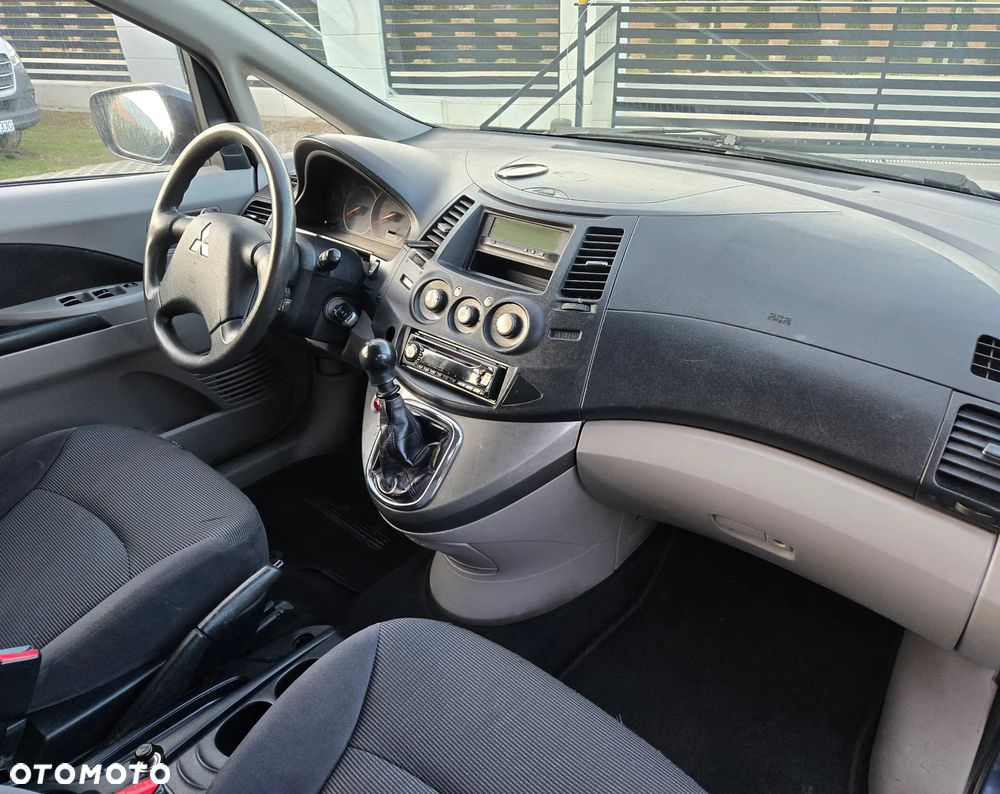 Mitsubishi Grandis 2.0 DI-D 7-Sitzer Intense - 17