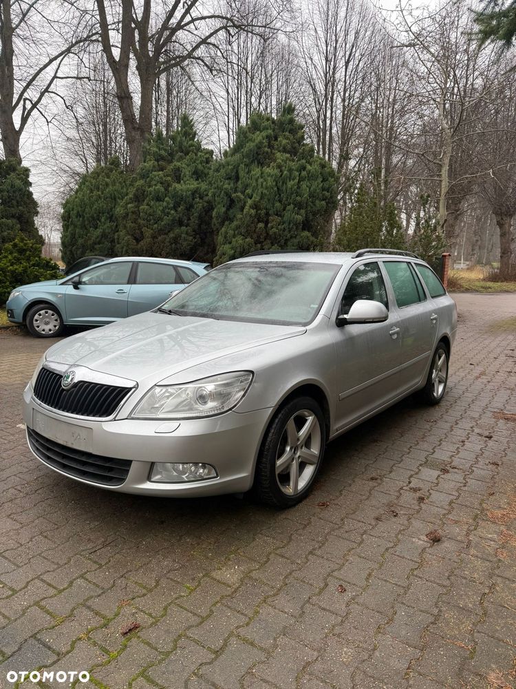 Skoda Octavia 1.8 TSI DSG Ambiente - 2