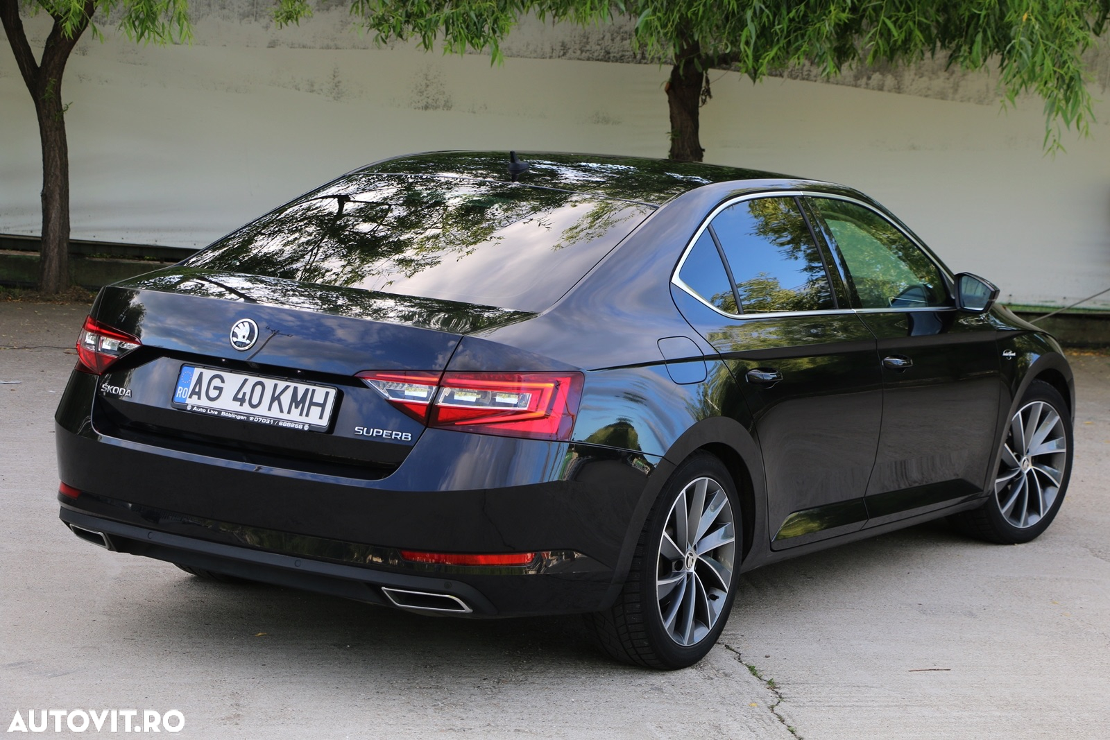 Skoda Superb 2.0 TDI DSG Laurin & Klement - 5