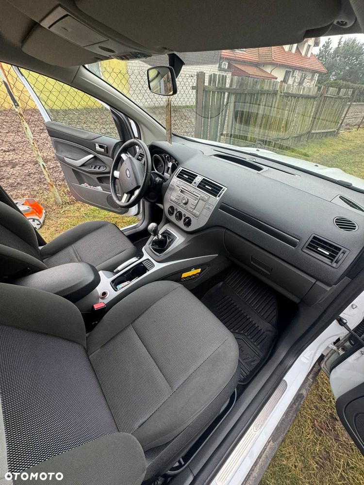 Ford Kuga - 13