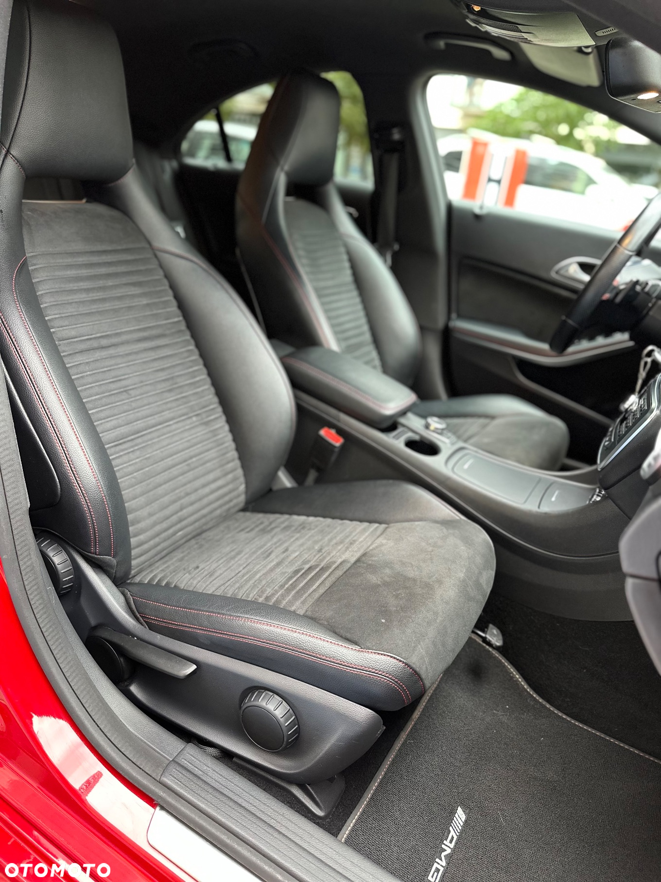 Mercedes-Benz CLA - 26