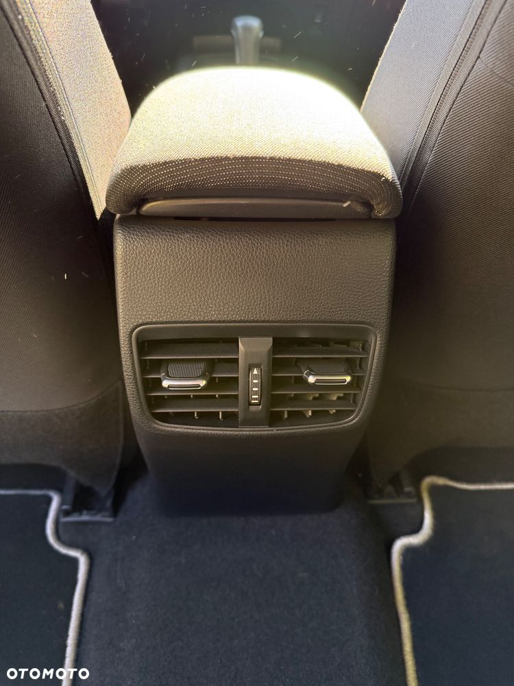 Toyota Corolla 1.8 Hybrid Comfort - 13