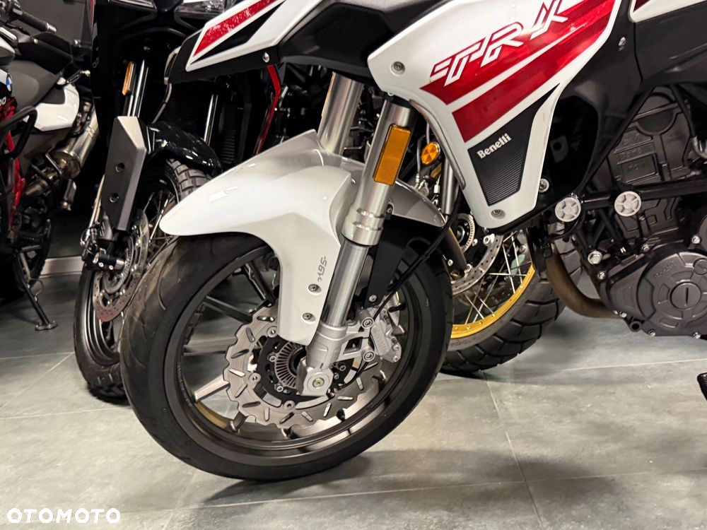 Benelli TRK 251 - 32