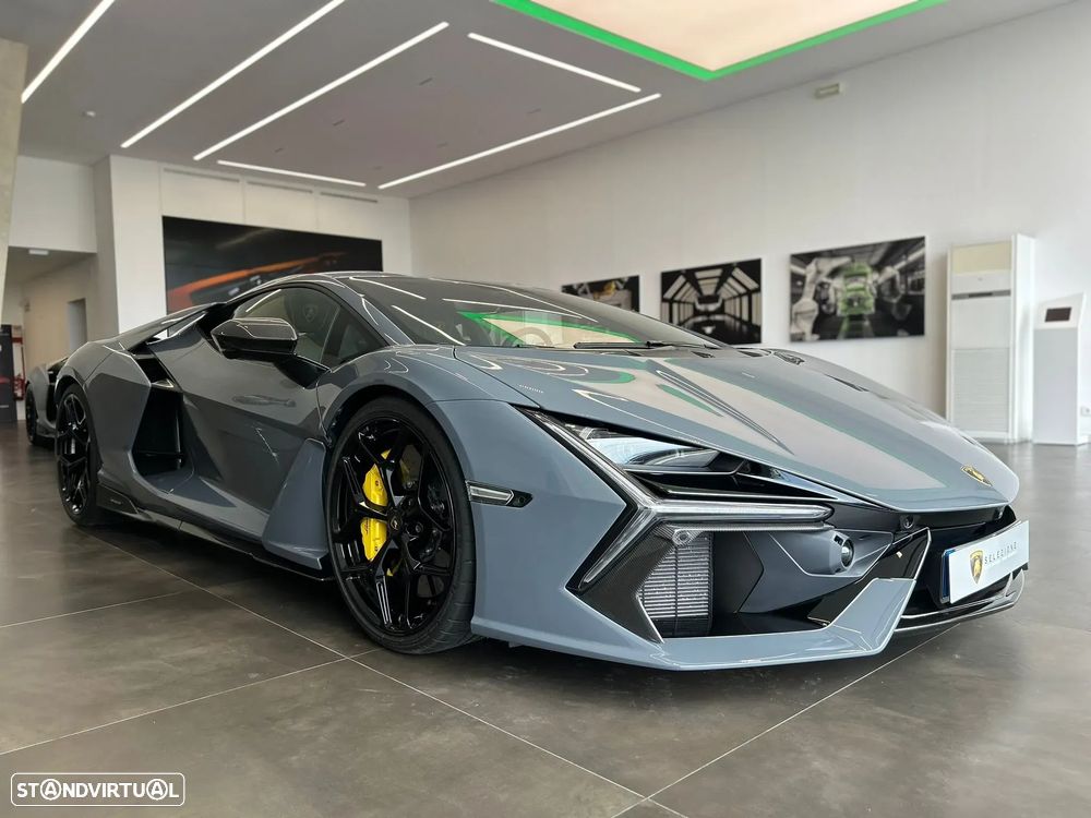 Lamborghini Revuelto - 22