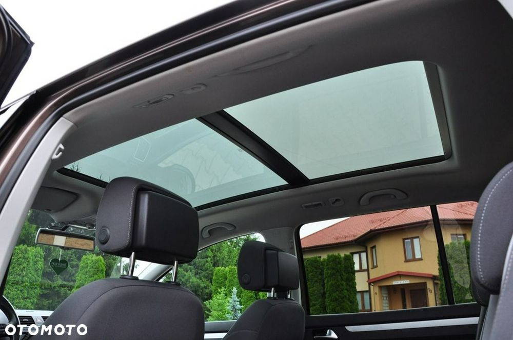 Volkswagen Touran - 23