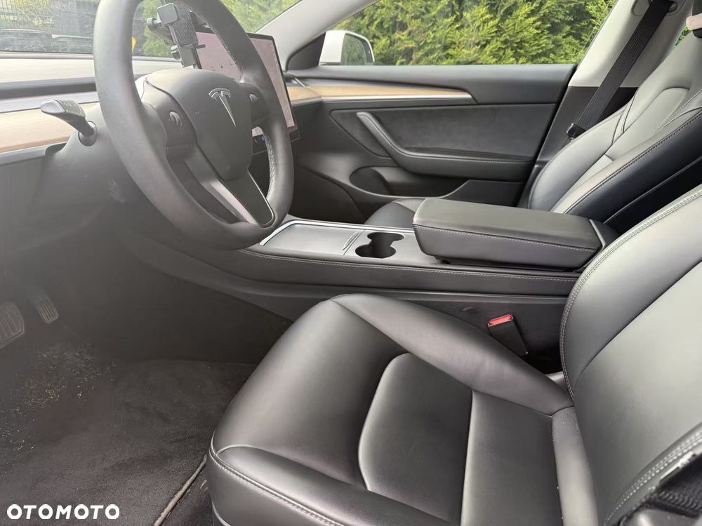 Tesla Model 3 Standard Range Plus - 9