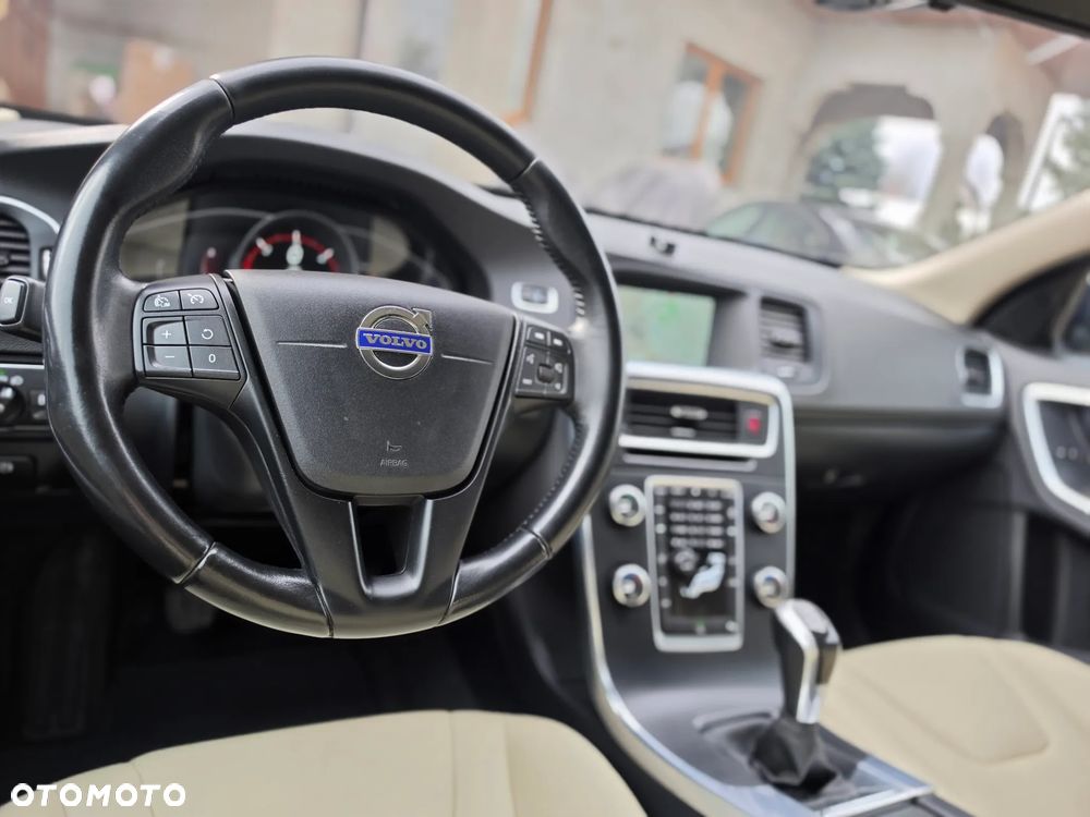 Volvo V60 - 25