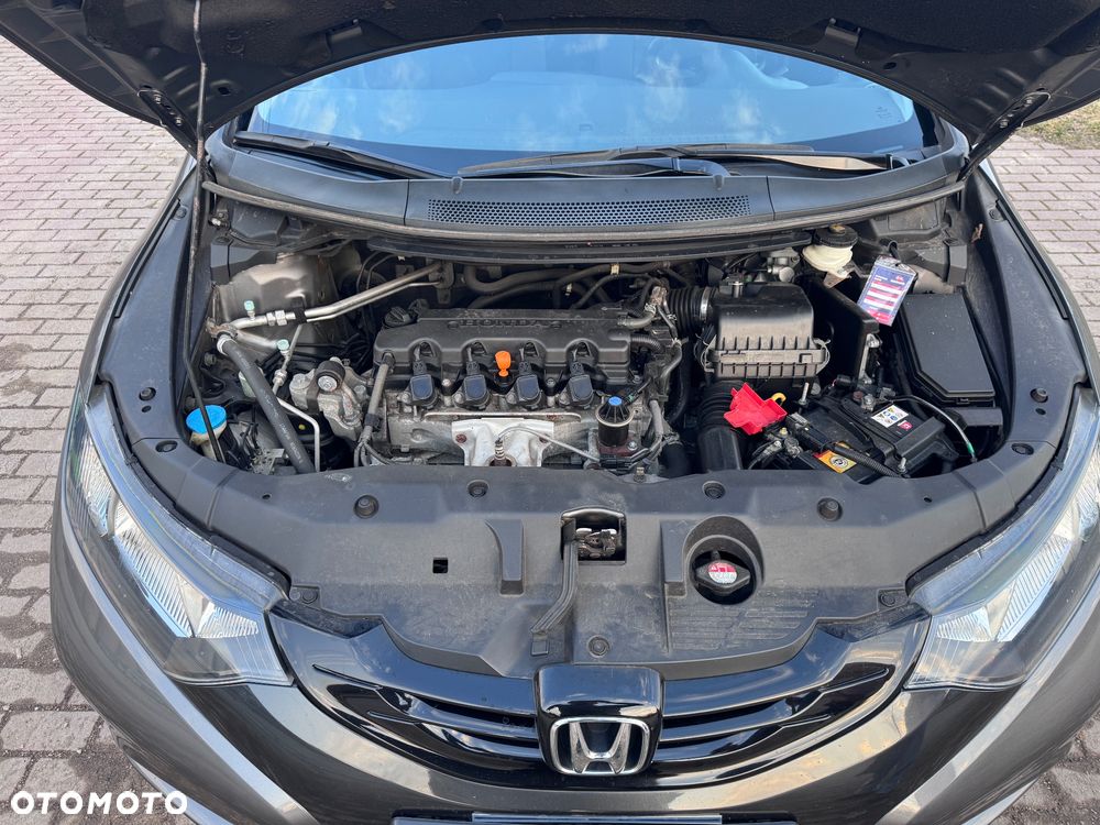 Honda Civic 1.8 i-VTEC Automatik Executive Black Edition - 22