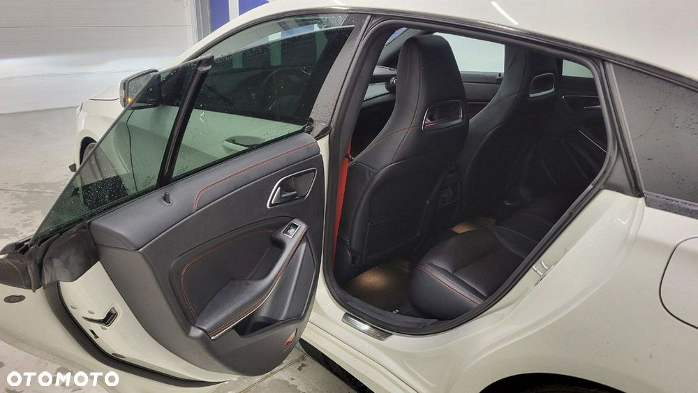 Mercedes-Benz CLA AMG 45 4-Matic - 20