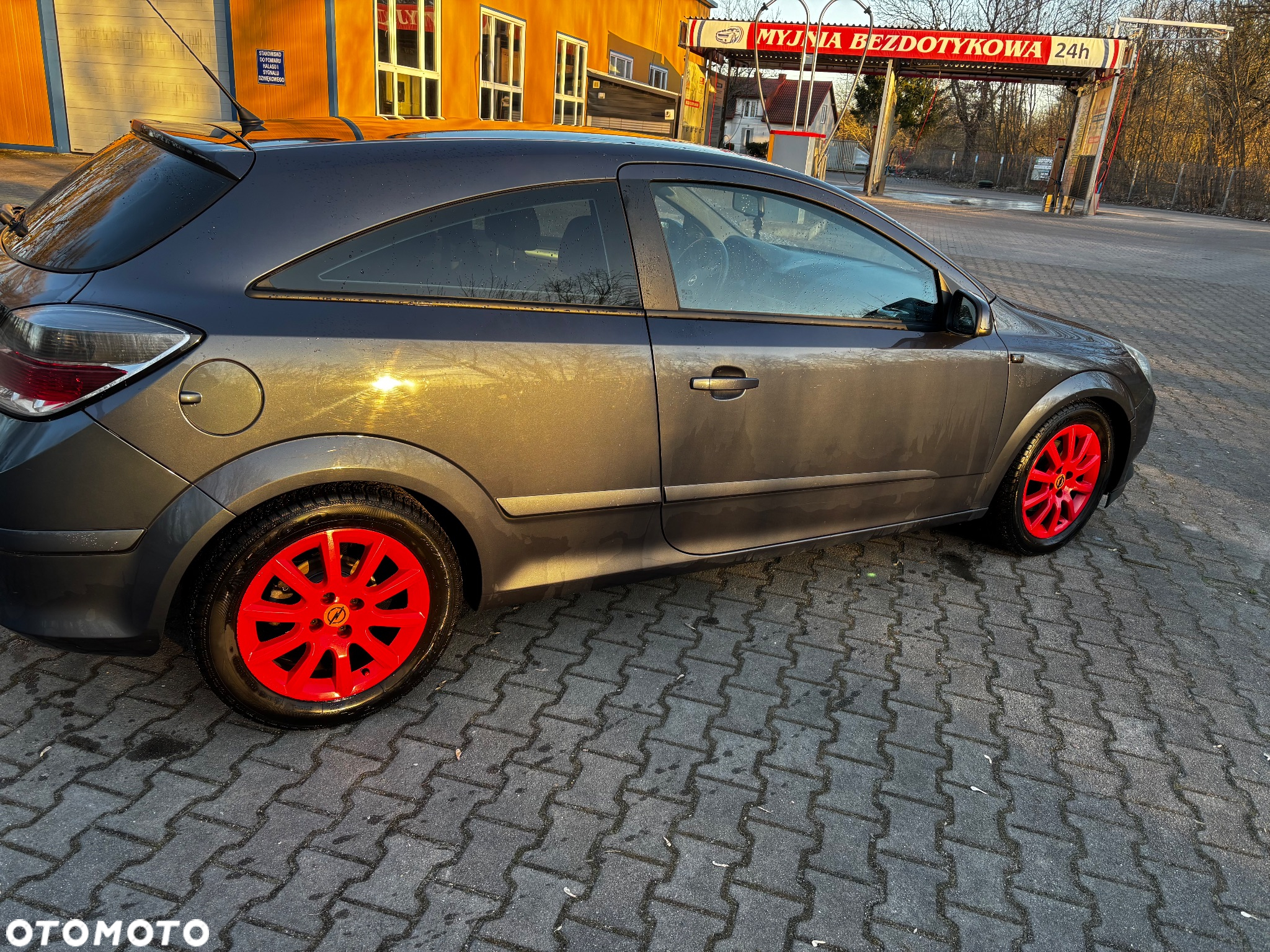 Opel Astra GTC 1.6 - 4