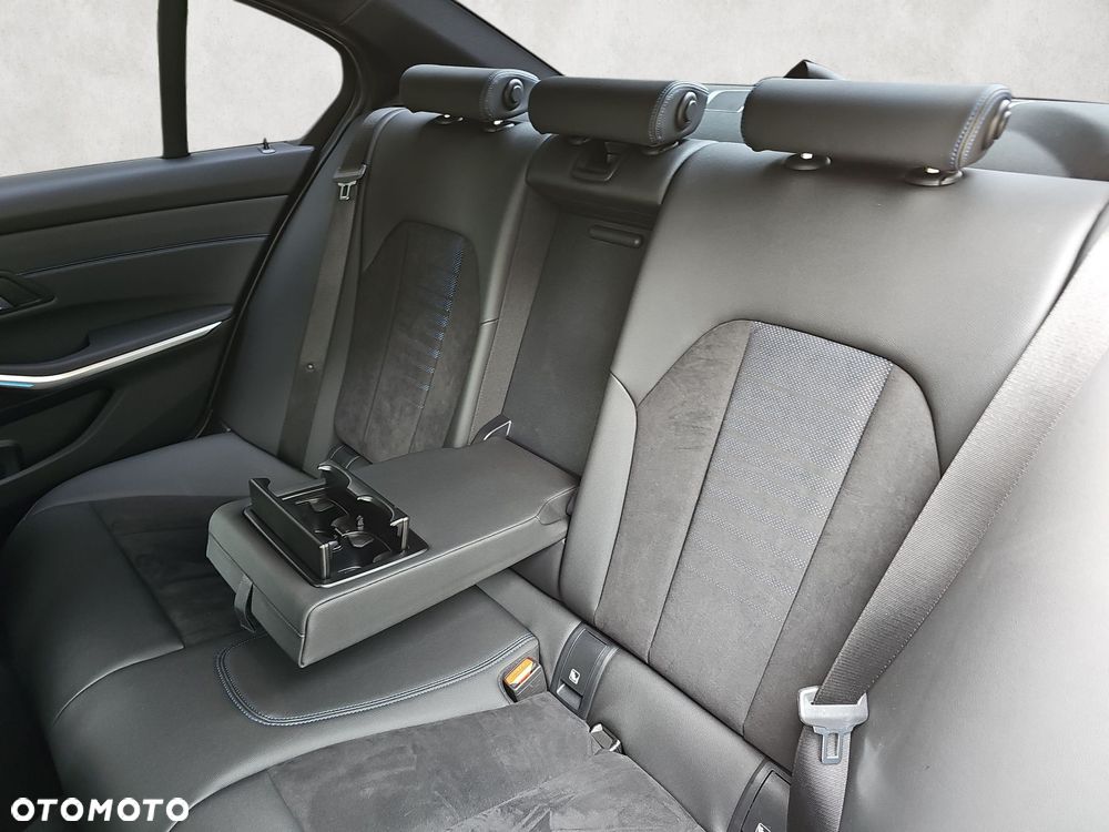 BMW Seria 3 - 24