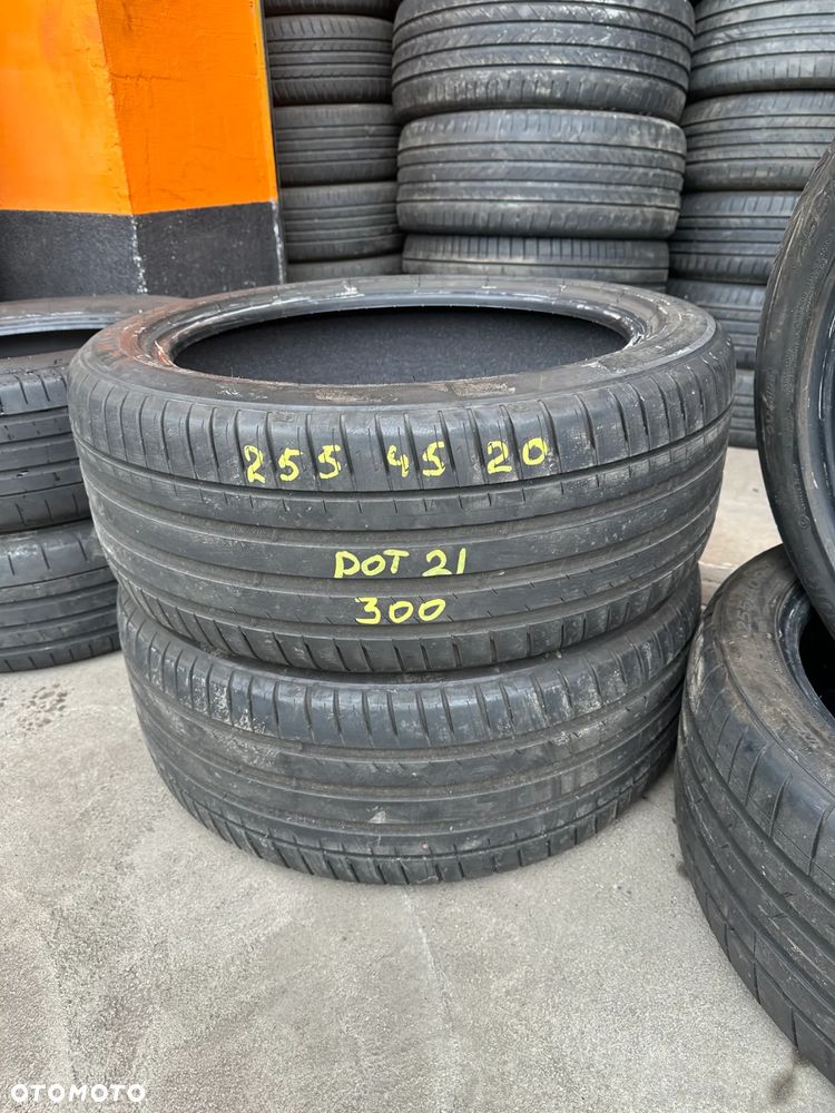 255/45x20 Michelin - 1