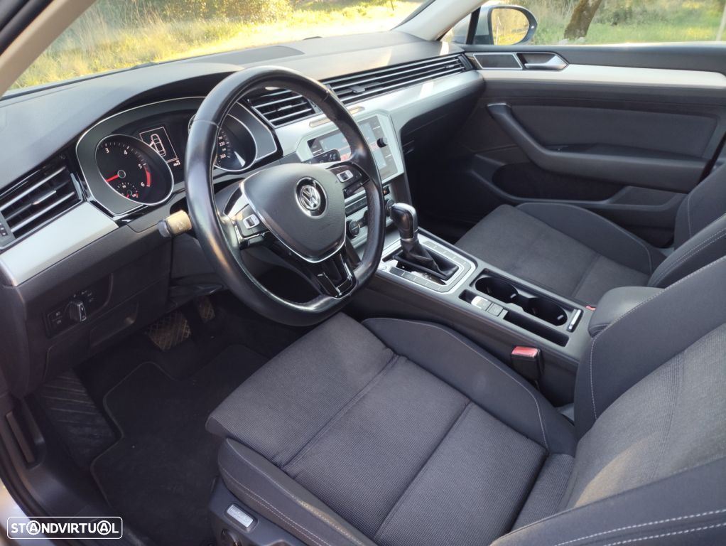 VW Passat 1.6 TDI Highline DSG - 11
