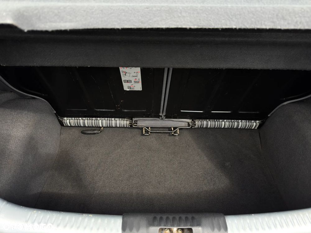 Volkswagen Fox - 18