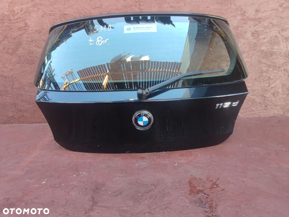 BMW E81 / E87LCI / E87 ORYGINALNA KLAPA BAGAŻNIKA TYŁ W KOLORZE SCHWARZ 2 668 O NR.  41 62 7 133 898 / 41 62 4 391 291 OEM W DOBRYM STANIE