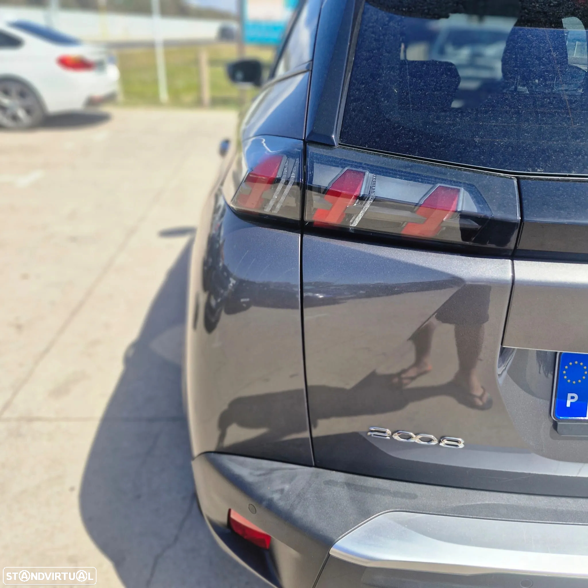 Peugeot 2008 1.2 PureTech Allure - 10