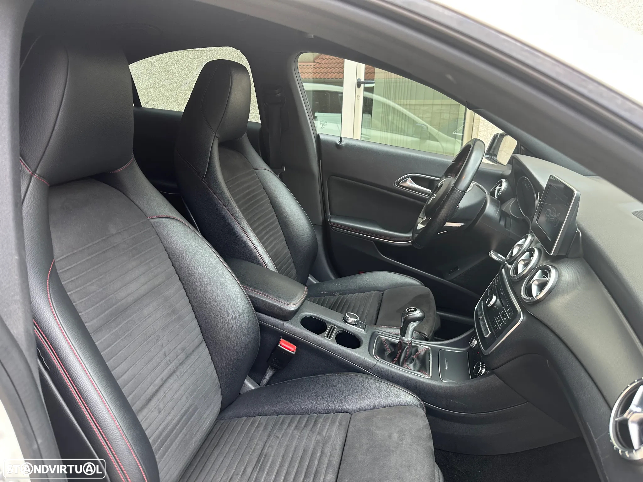 Mercedes-Benz CLA 180 d AMG Line - 10