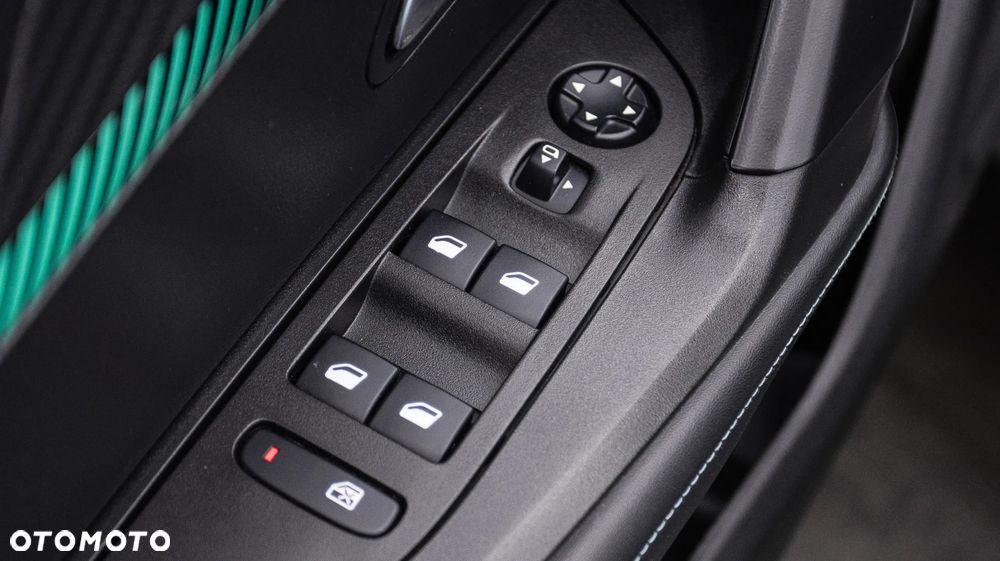 Peugeot 2008 1.2 PureTech Allure S&S EAT8 - 35