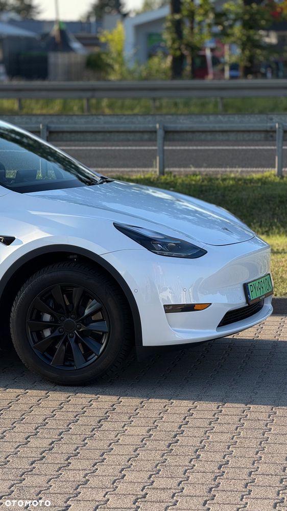 Tesla Model Y Long Range AWD - 7