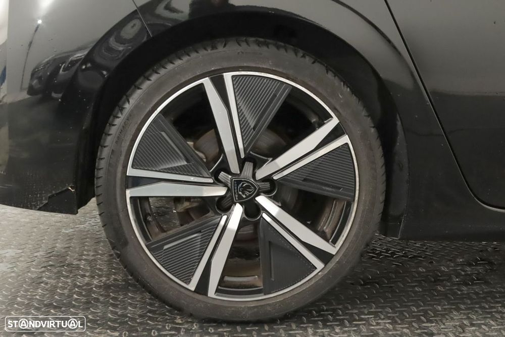 Peugeot 308 1.2 PureTech GT EAT8 — fotografia 5