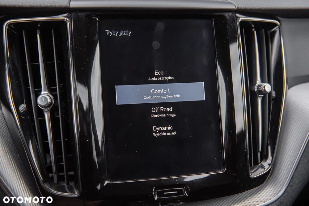 Volvo XC 60 D4 SCR AWD R-Design - 24