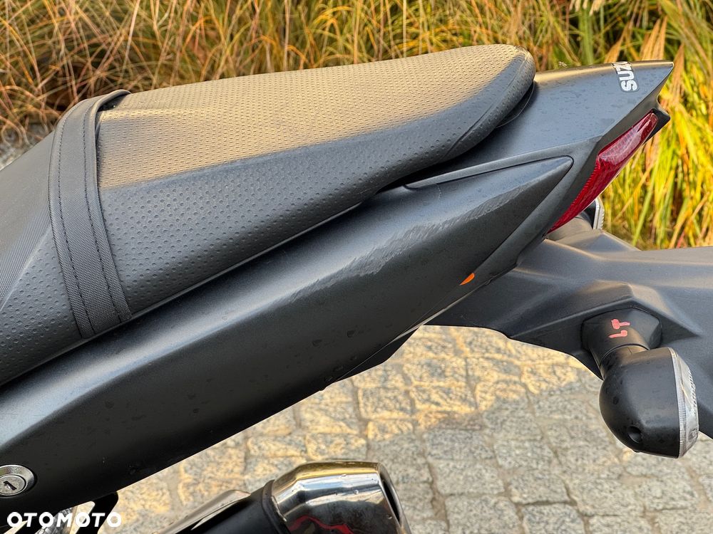 Suzuki SV - 16