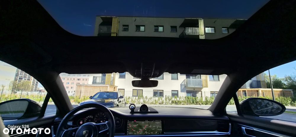 Porsche Panamera 4S - 22