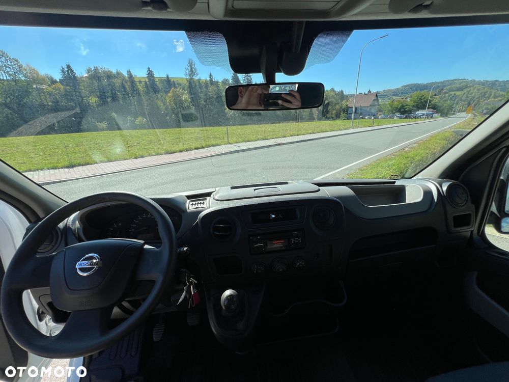 Nissan NV400 - 11