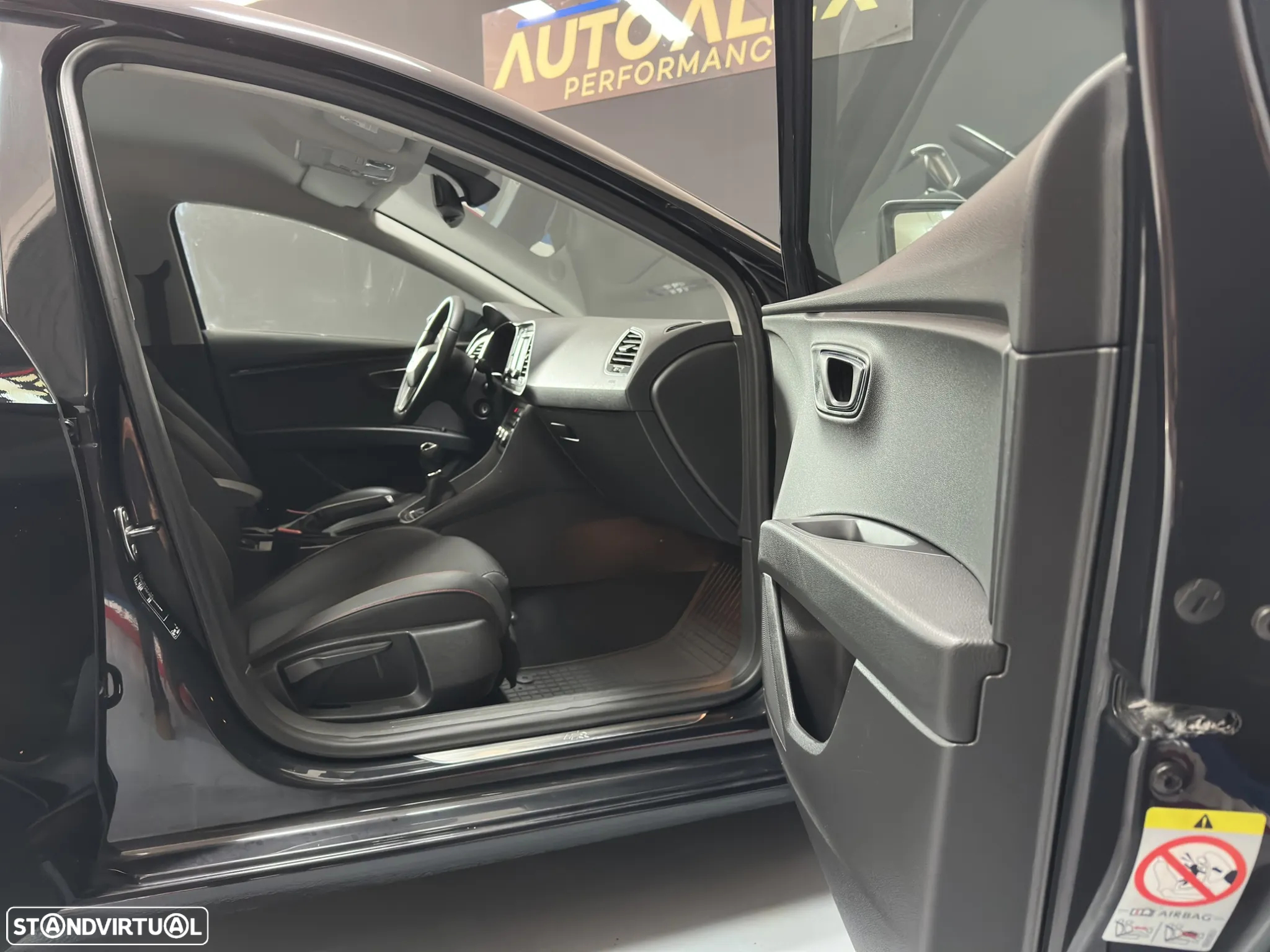 SEAT Leon 2.0 TDI DPF FR - 21