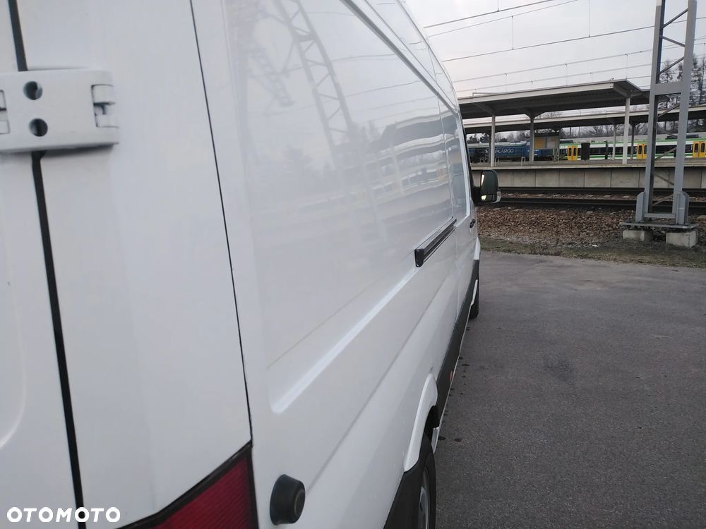 Mercedes-Benz Sprinter - 17