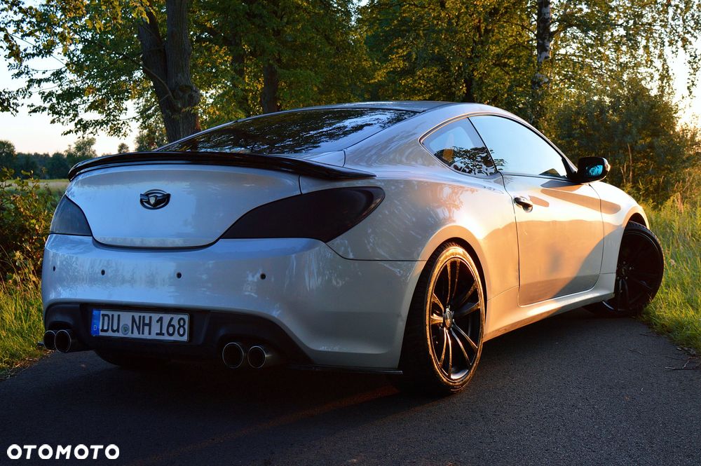 Hyundai Genesis Coupe - 3