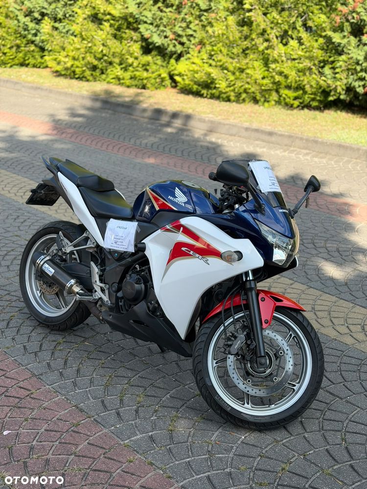 Honda CBR - 1