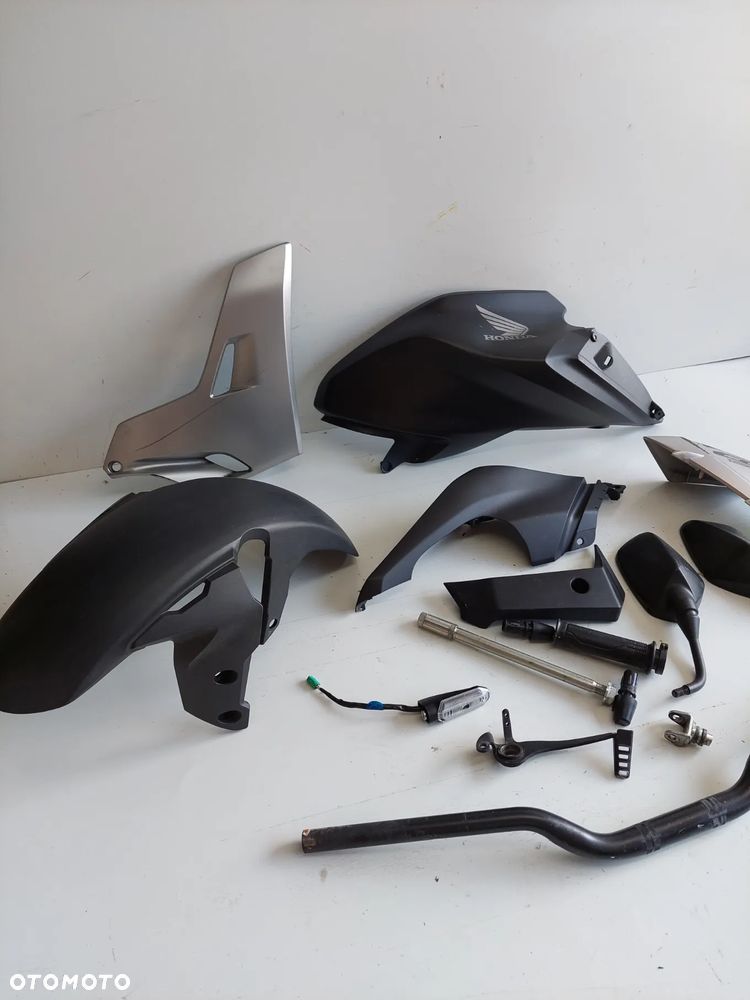 HONDA CB 125 R błotnik owiewka lusterko kierownica kierunkowskaz