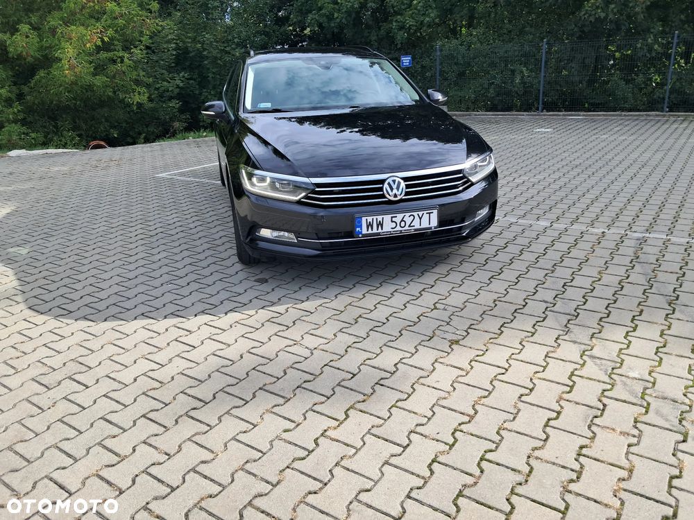 Volkswagen Passat - 1