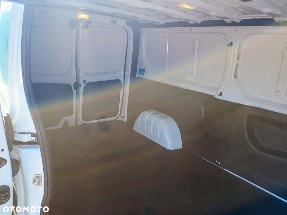 Renault TRAFIC - 10