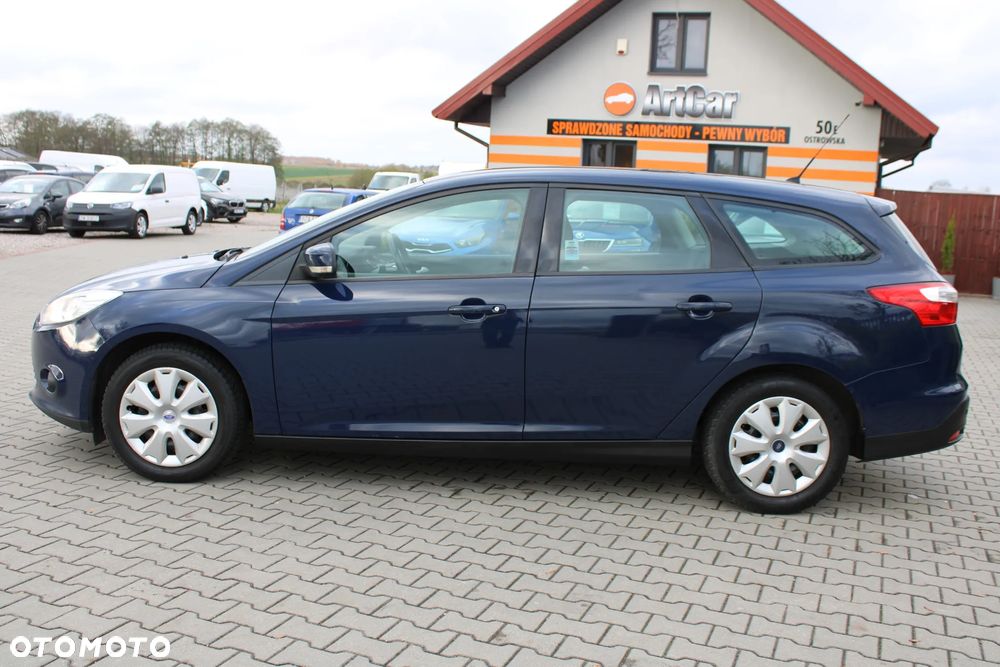 Ford Focus 1.6 Ambiente - 11