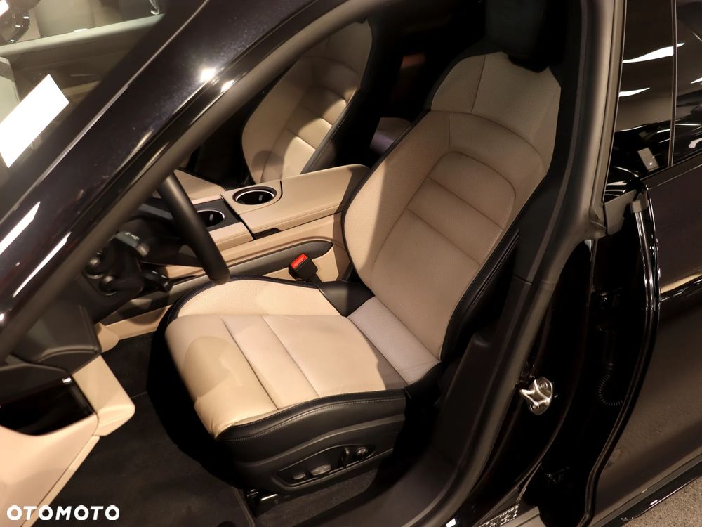 Porsche Taycan 105kWh 4 Performance Plus - 16