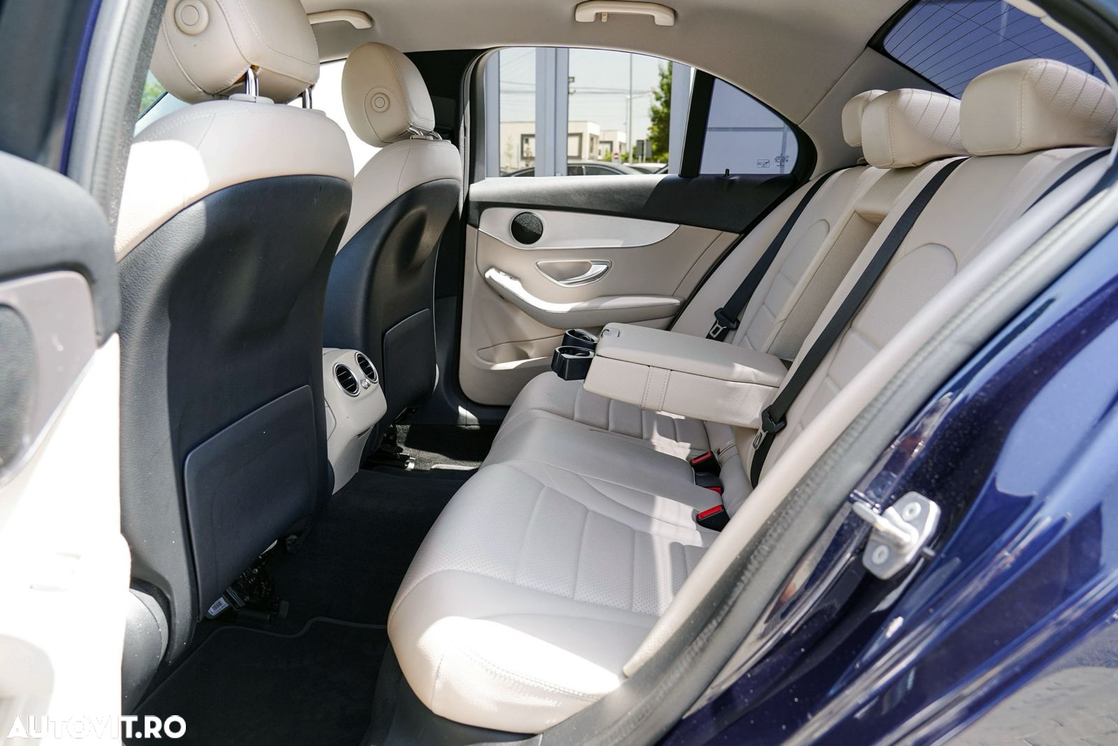 Mercedes-Benz C 220 d 4Matic 9G-TRONIC AMG Line - 12