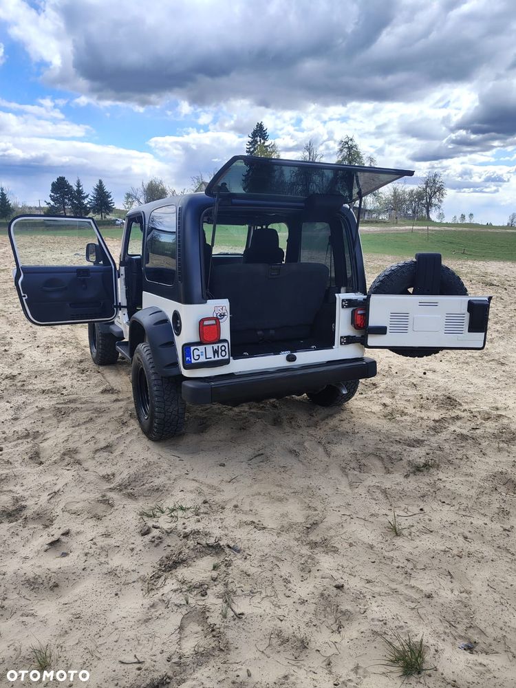 Jeep Wrangler - 8