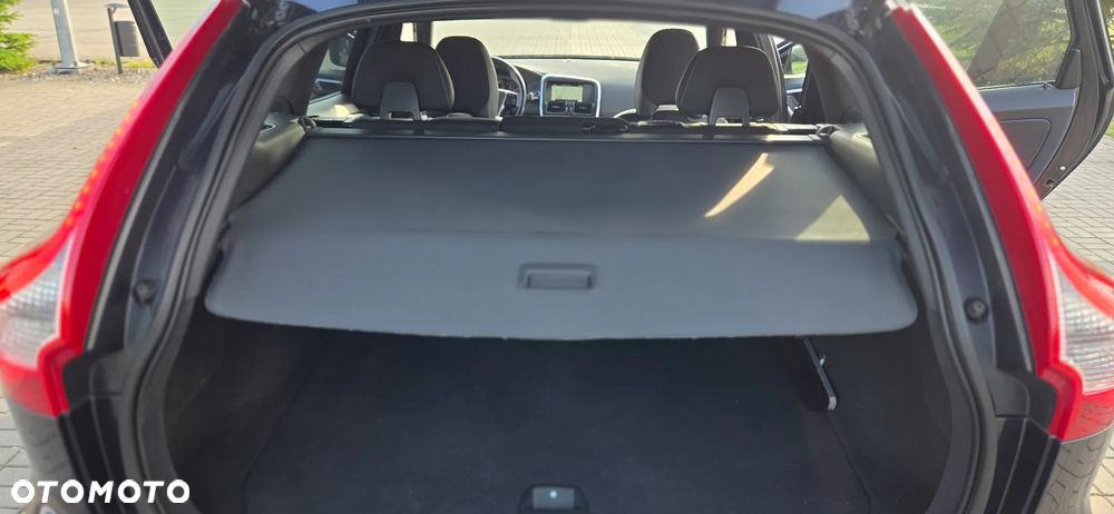 Volvo XC 60 D4 Geartronic Momentum - 25
