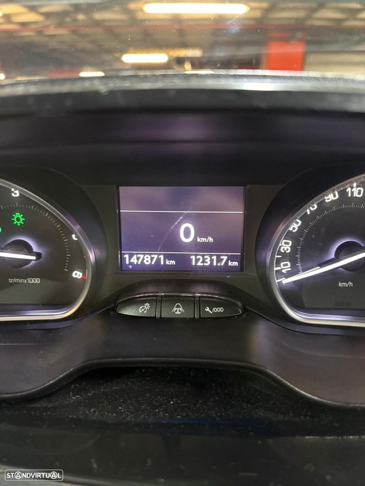 Peugeot 208 1.4 HDi Allure - 13