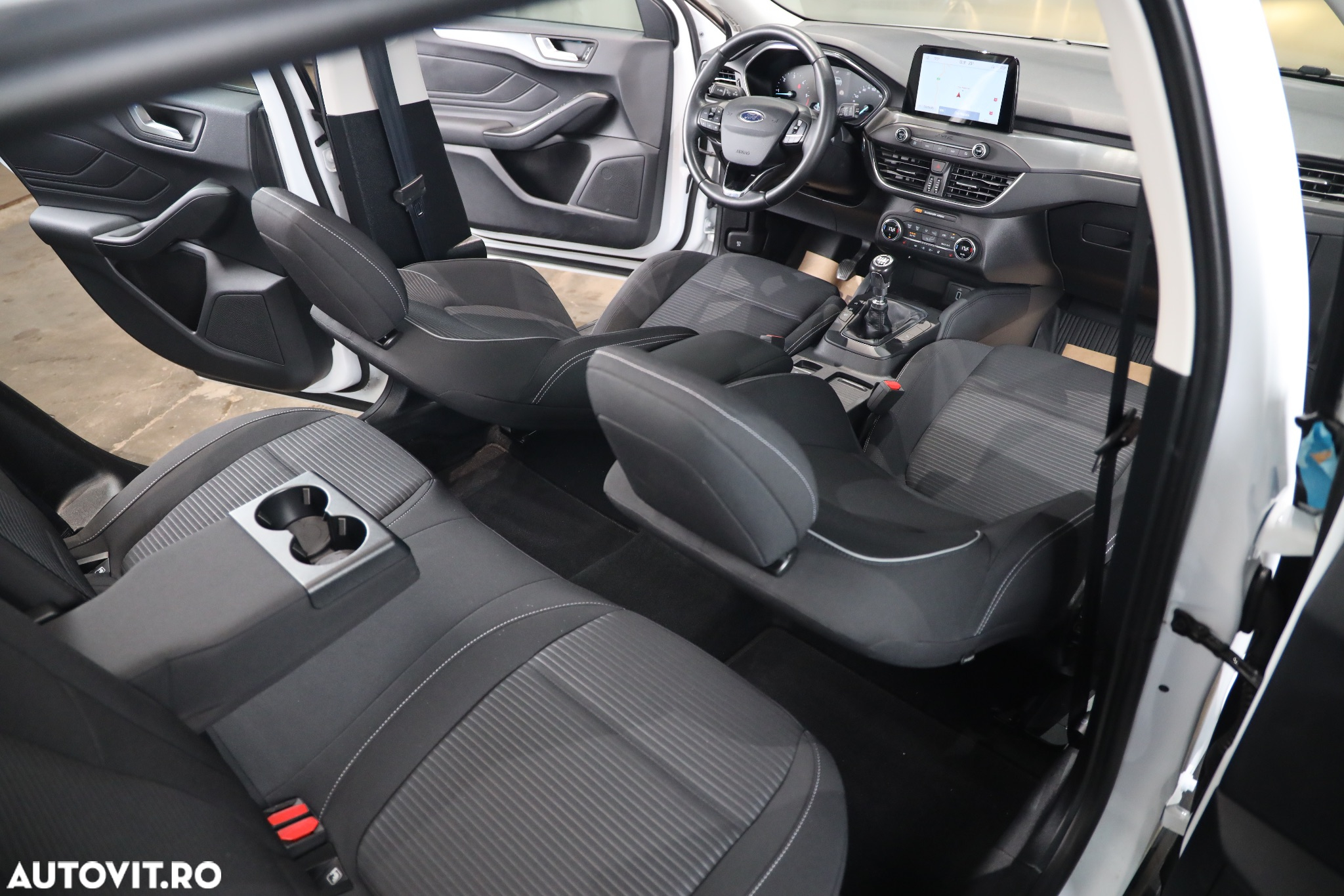 Ford Focus 1.5 EcoBlue Start-Stopp-System TITANIUM - 19